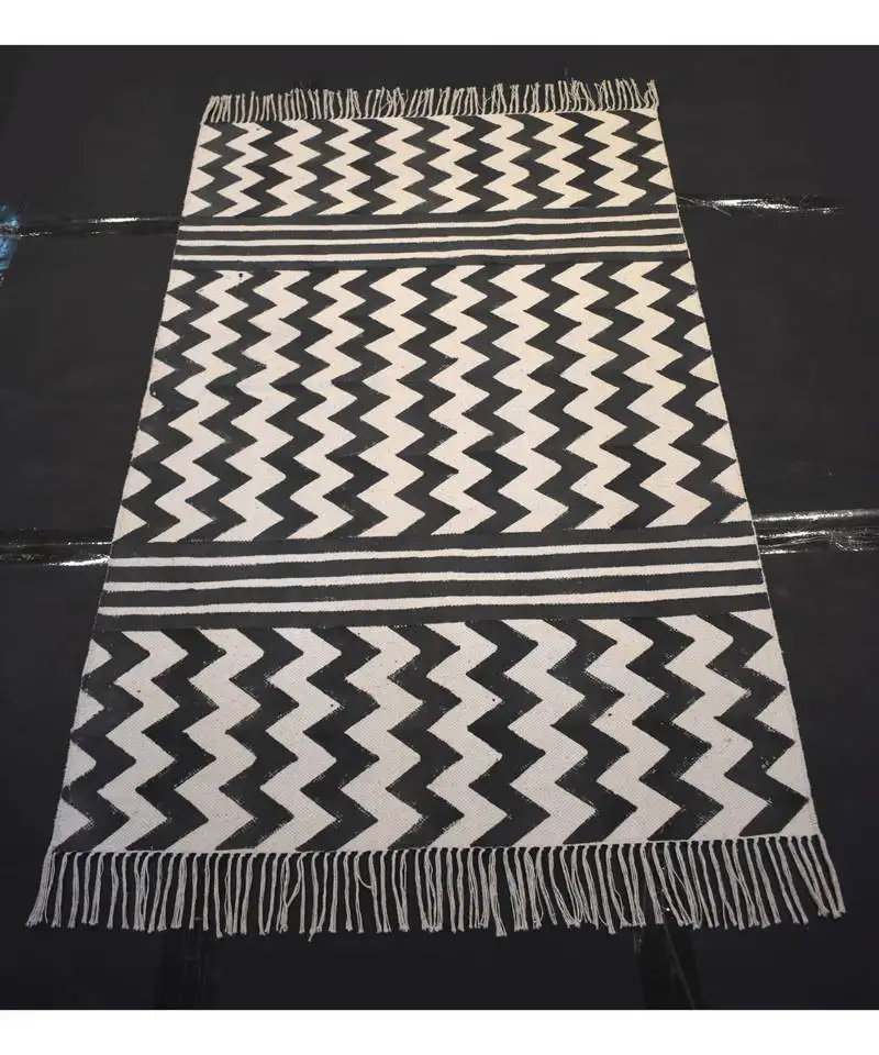 Zig zag & striped attractive home decorative kilim rug for gift