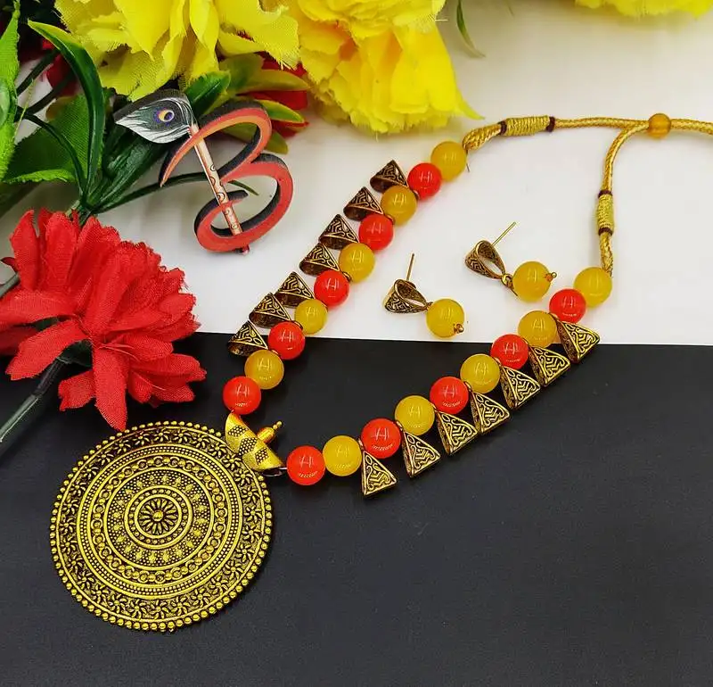 Multicolor necklace set