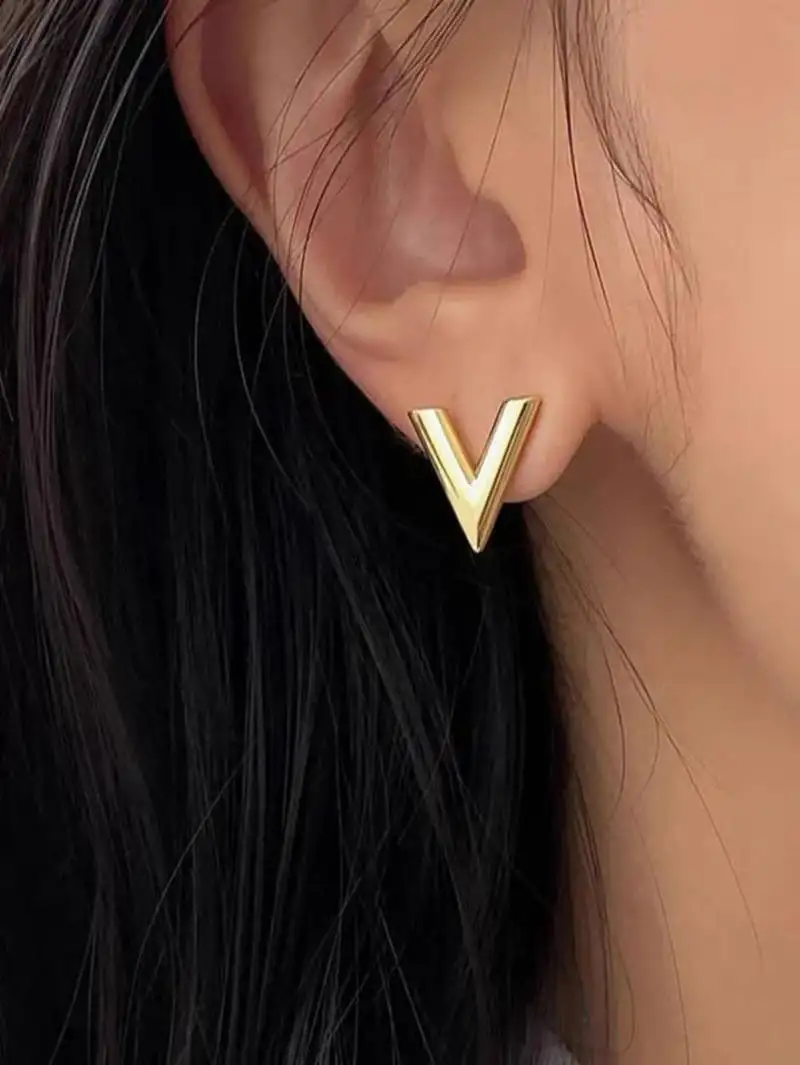 18k gold plated, waterproof v-shape earrings studs