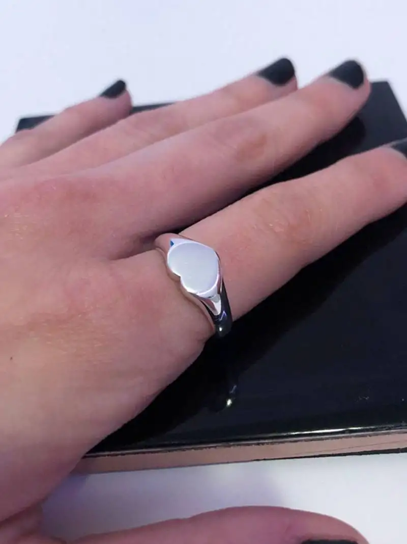 Rhodium plated waterproof heart-shaped ring