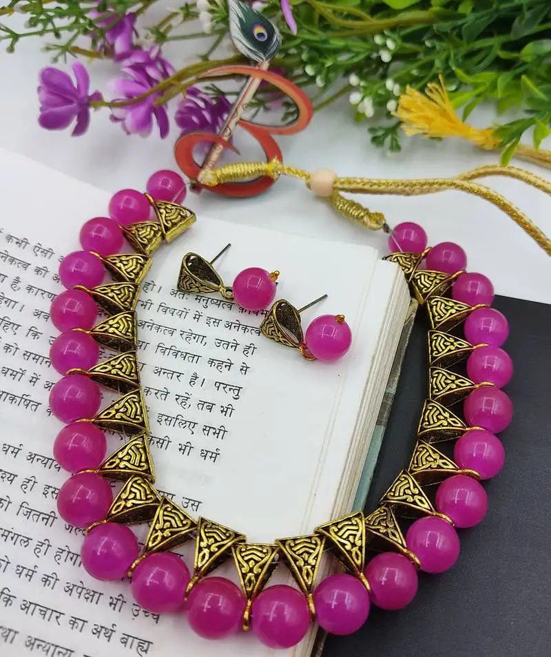 Pink loop necklacer set