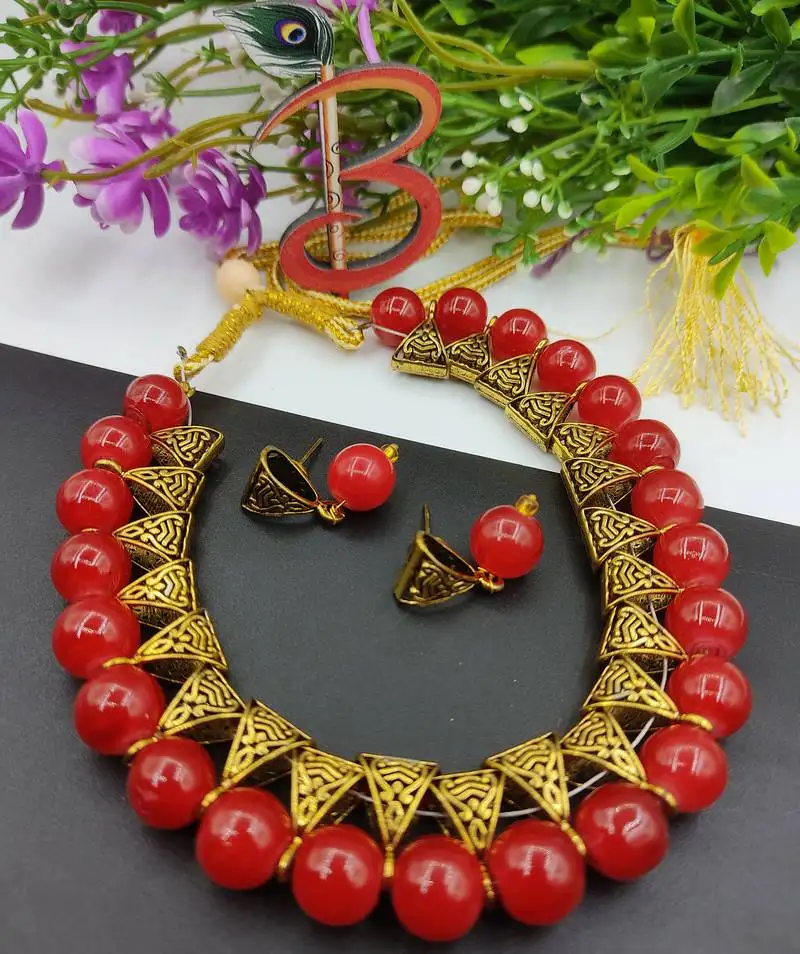 Red loop necklacer set