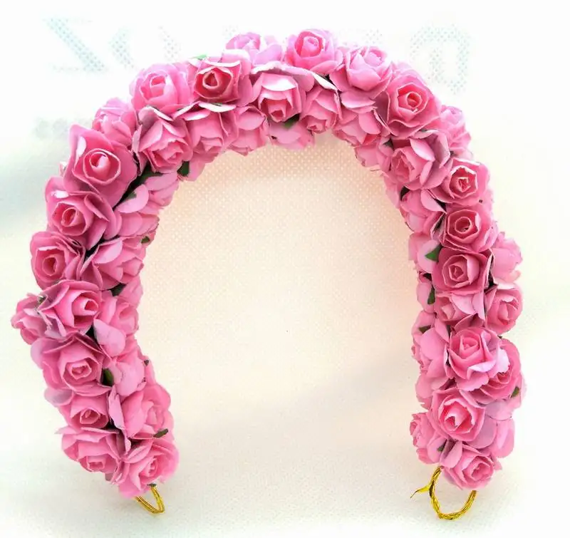 Baby pink plain gajra