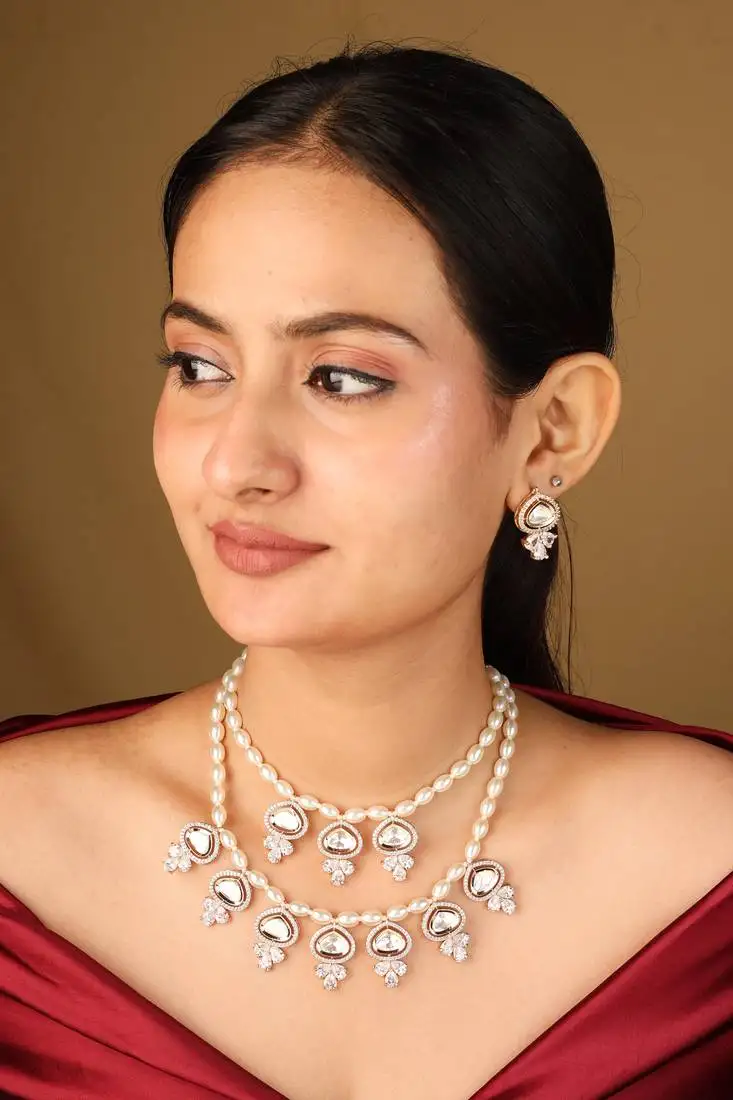 2-layer pearl necklace with kundan stone pendant
