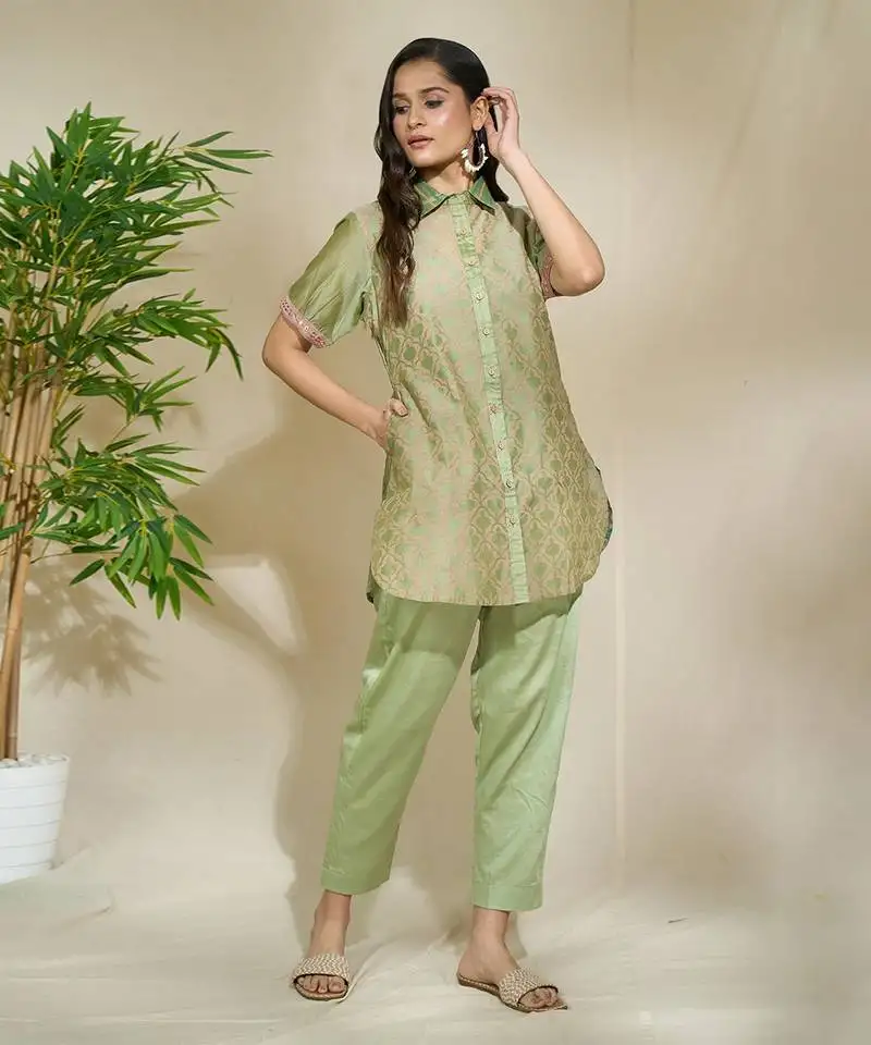 Green chanderi geometric printed kurta pant set with slip