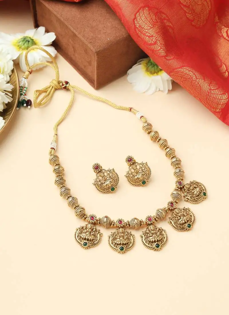Ball chain necklace set with gold motifs