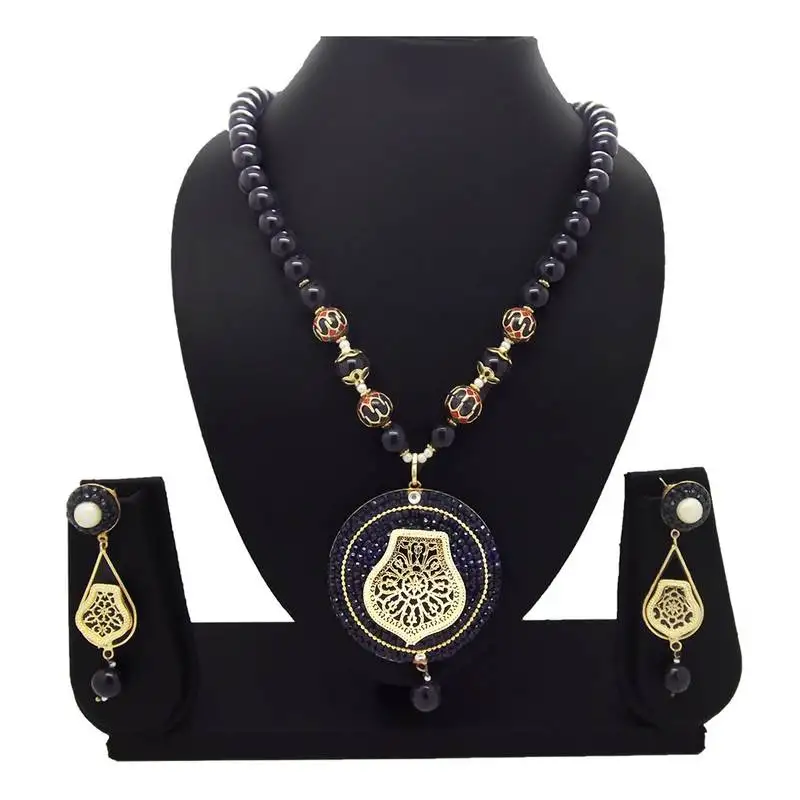 Gold plated black beads pendant necklace set