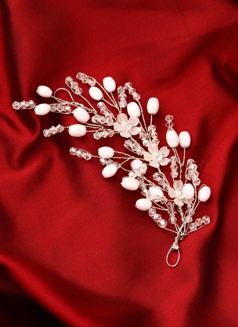 Women embellished comb pin