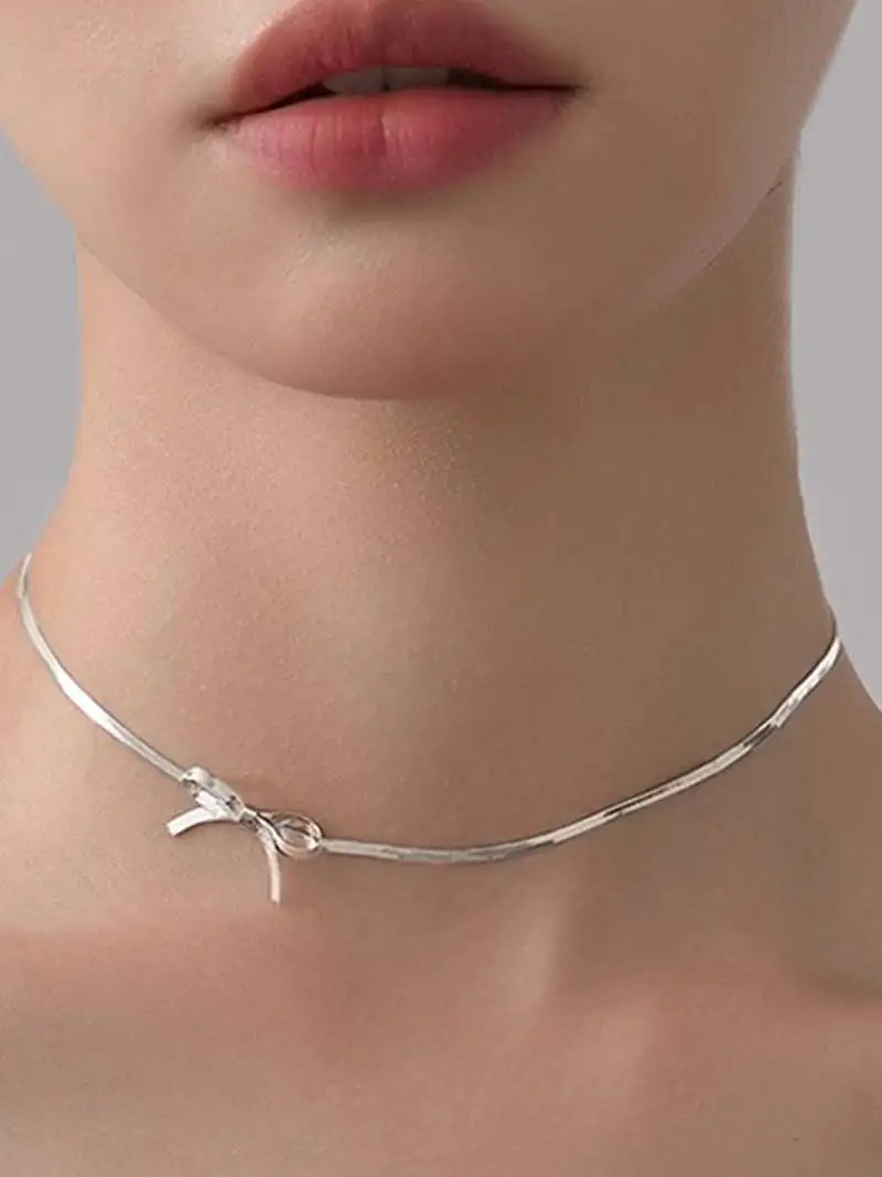 Silver plated bow chain