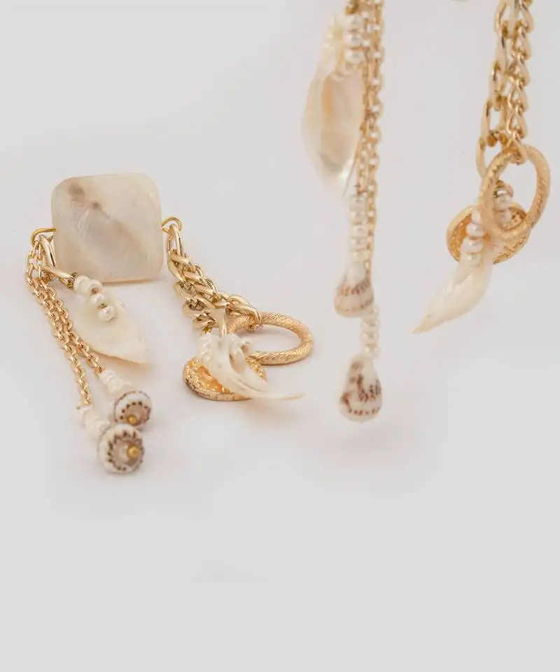 White aurelian glamour earring