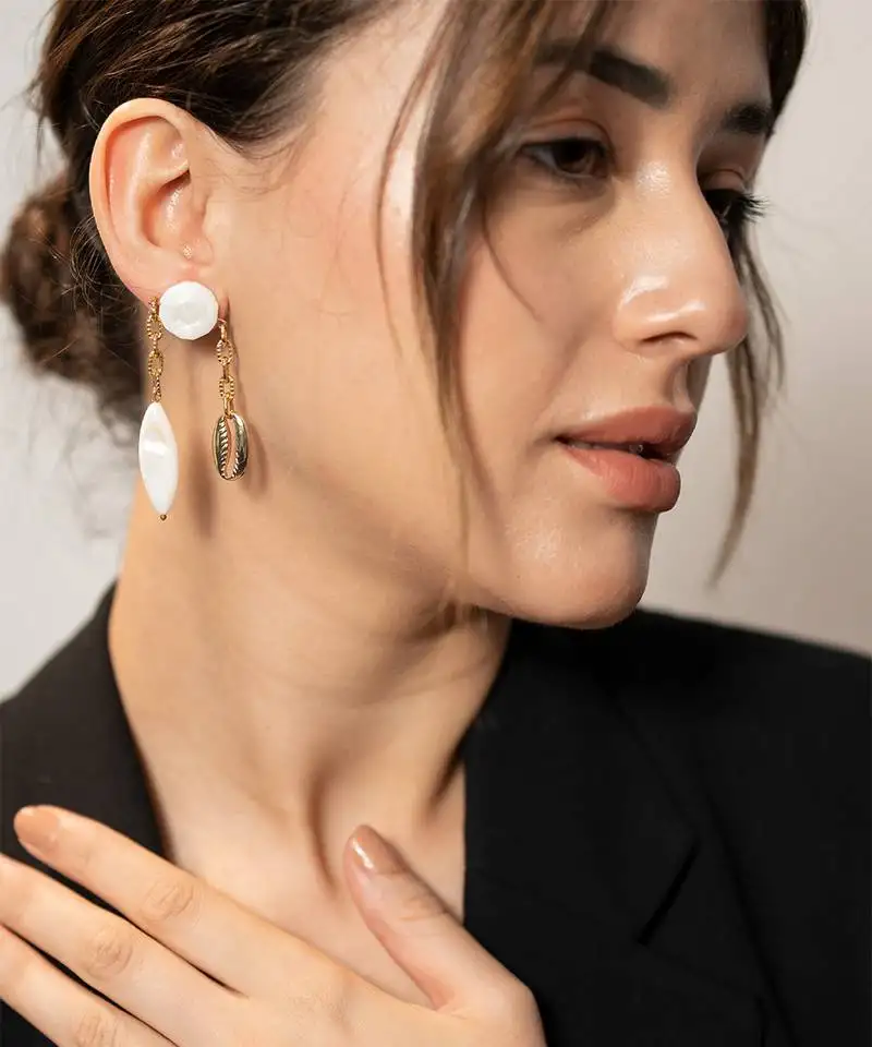 White pearlescent radiance earrings