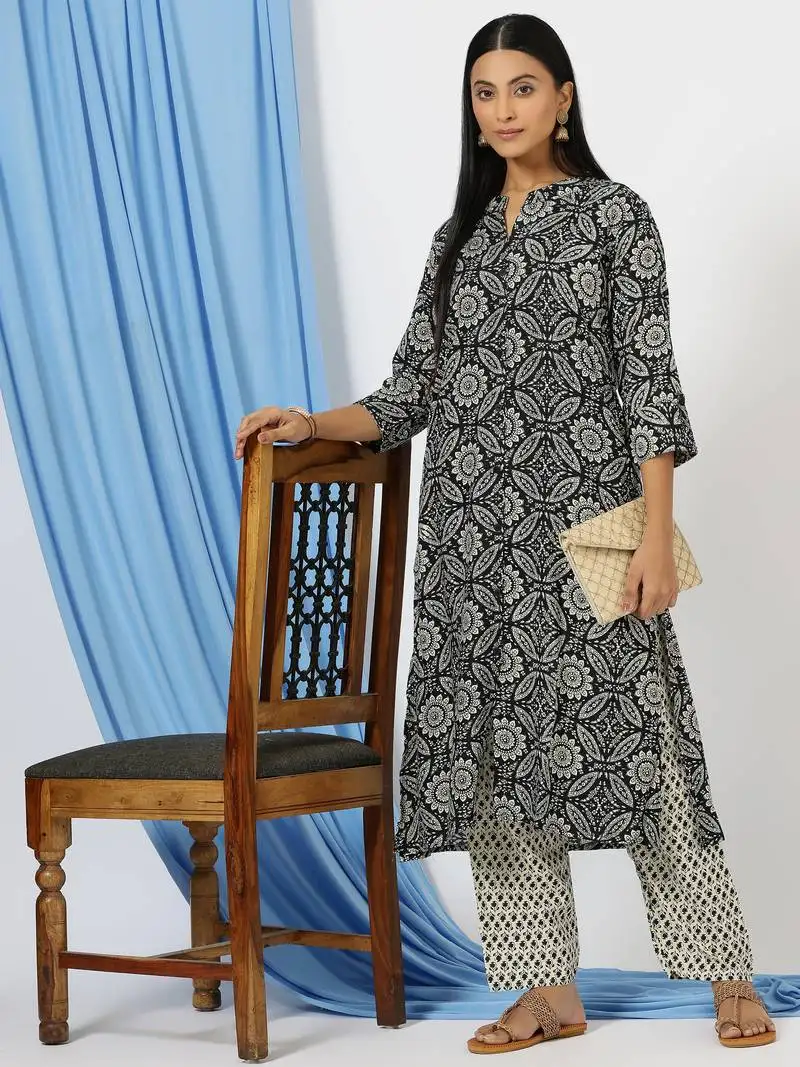 Blck printed cotton kurta with pant. stitched