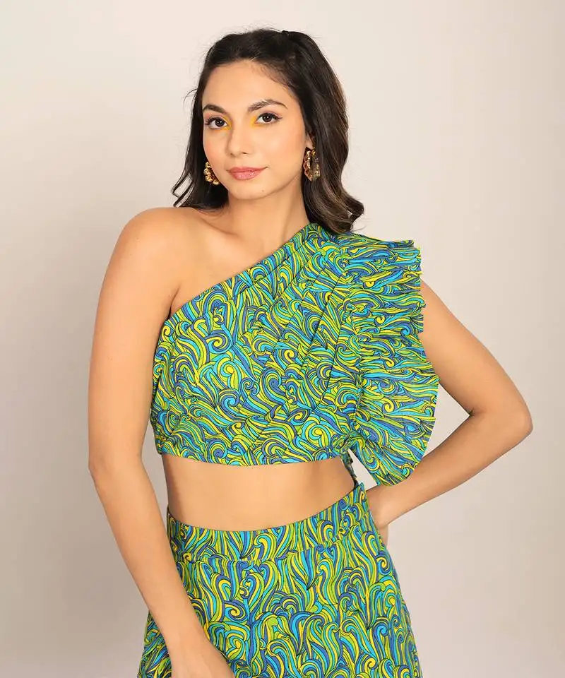 Green cotton geometric top