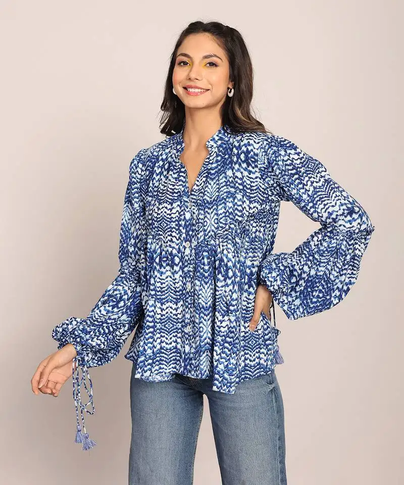 Blue and white cotton geometric top