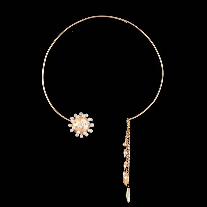 Golden designer hasli