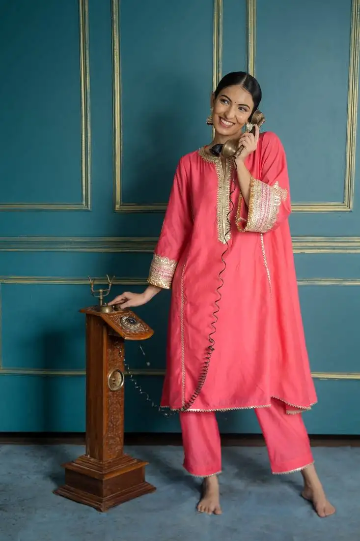 Gulabo embroidered kurta set (set of 2)