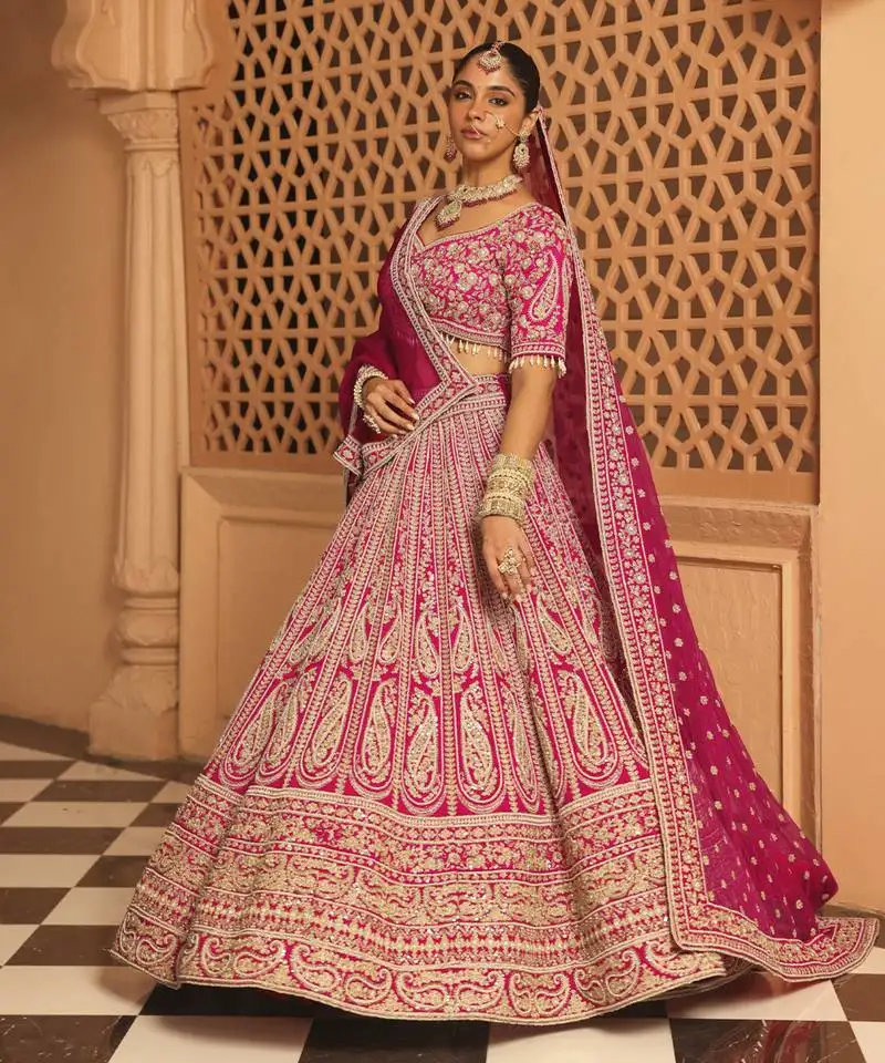 Inaya - hotpink lehenga with blouse and dupatta