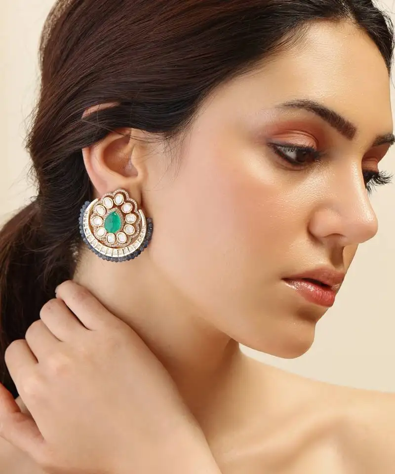 Amber scrollwork stud earrings