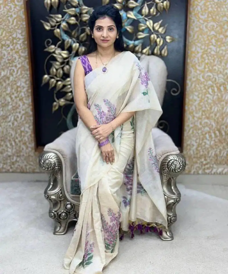 Beige cotton floral digital printed saree